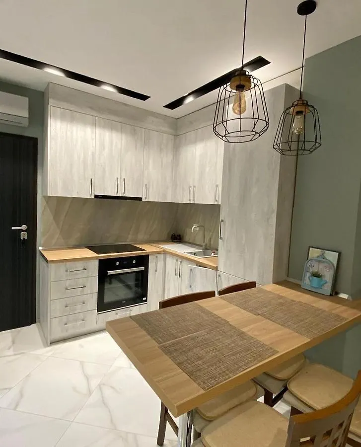 Nova Apartments Qerret K3 ゴーレム